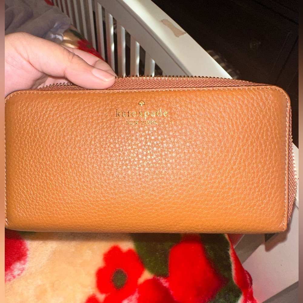 Kate Spade zip around wallet